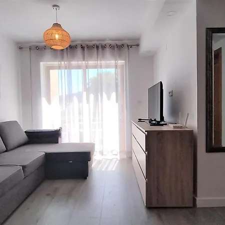 Apartment By Rentalbir El Albir
